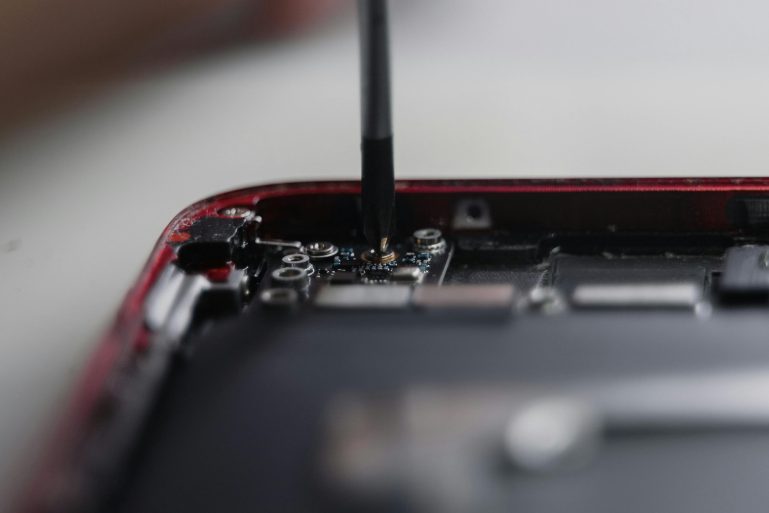 Zdjęcie do artykułu: Telefon się zacina – co zrobić krok po kroku